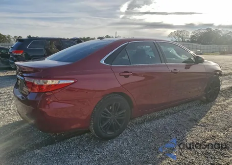 2015 Toyota Camry Le z USA, uszkodzony, nr VIN 4T1BF1FK7FU984167